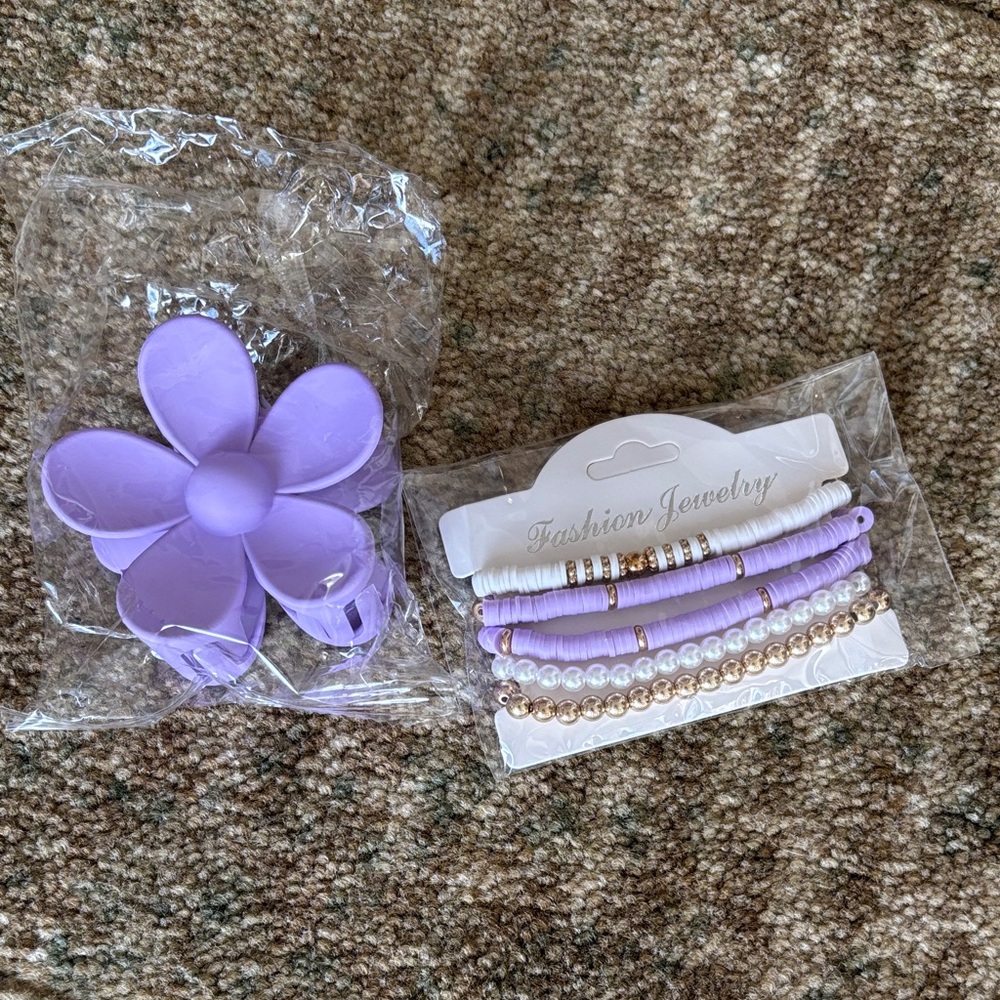 NWOT Beaded Bracelets Set & Flower Hair Clip - Picture 2 of 6
